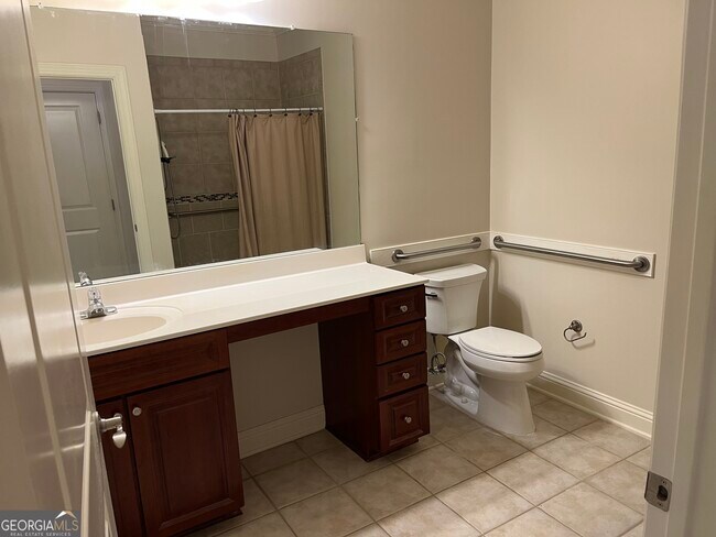 Foto del edificio - 3105 Village Blvd SE