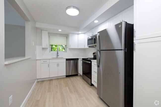 Corner unit kitchen - Stonehill Towers