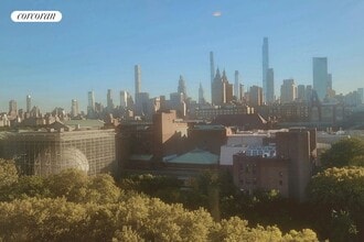 Building Photo - 45 W 81st St