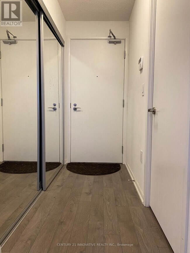 Building Photo - 3091 Dufferin St