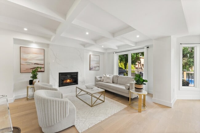 Building Photo - 1186 Glenashton Dr