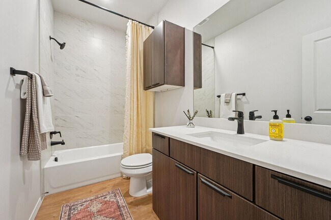 Interior Photo - Glenhaven