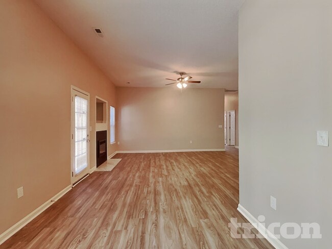 Foto del edificio - 314 McGinn Grove Dr