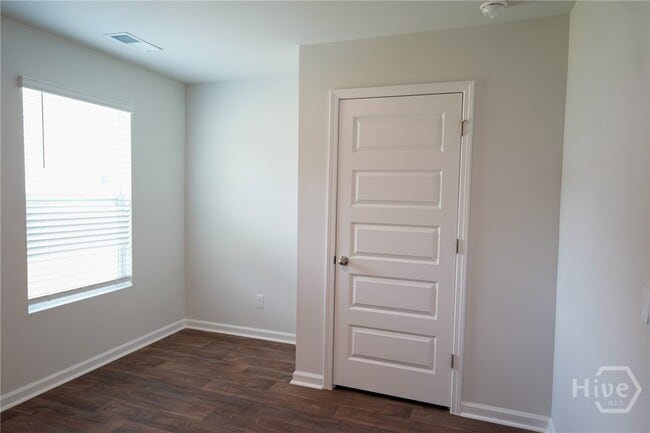 Building Photo - 133 Painted Lady Lp