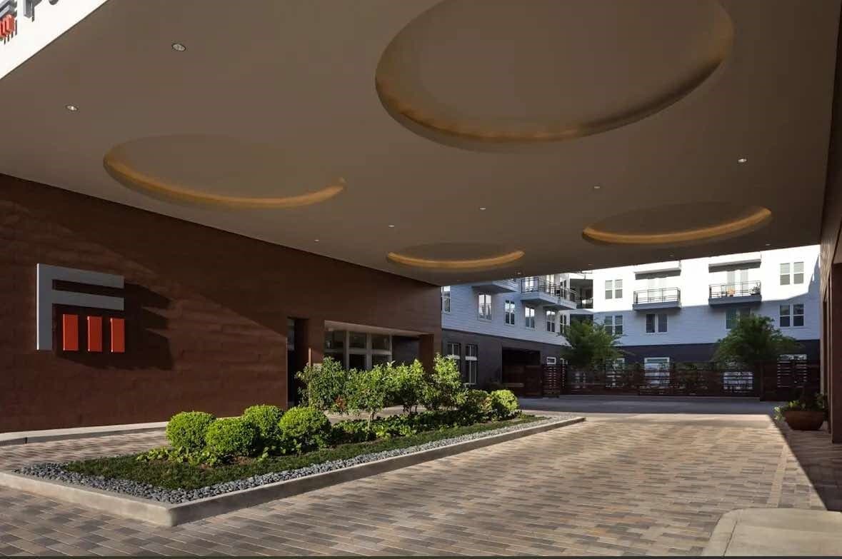 Primary Photo - 2525 CityWest Blvd