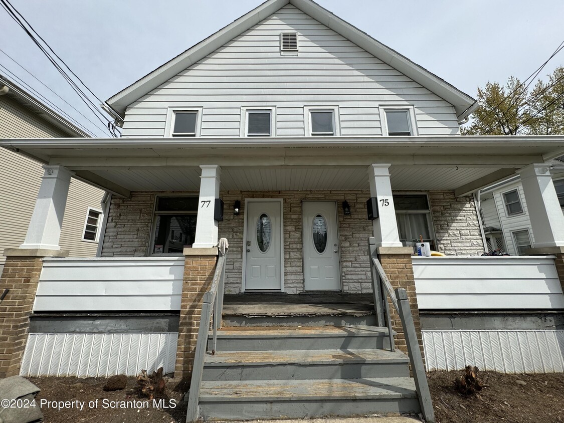 77 St Clair St, WilkesBarre, PA 18705 Room for Rent in WilkesBarre