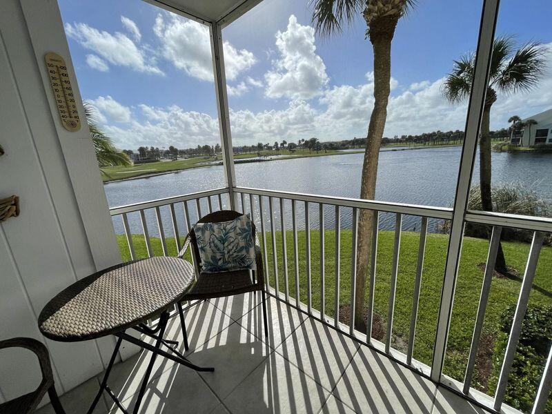 Foto principal - 544 NE Plantation Rd