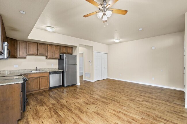 Foto del edificio - 140 E 1st St