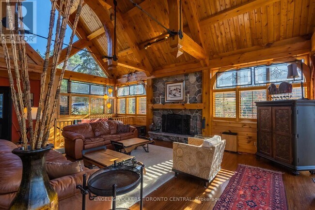 Building Photo - 11 Valleycrest Dr