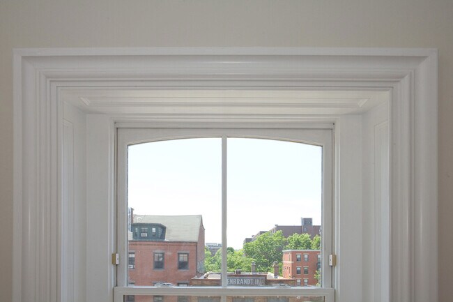 Foto del edificio - 660 Massachusetts Ave