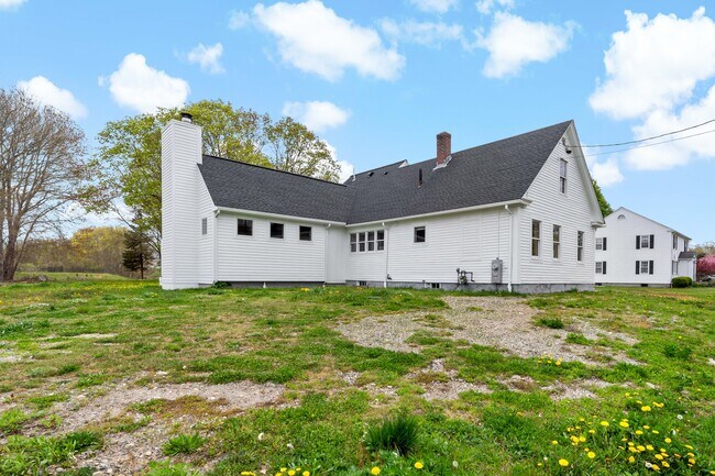 Building Photo - 539 Maple Ave