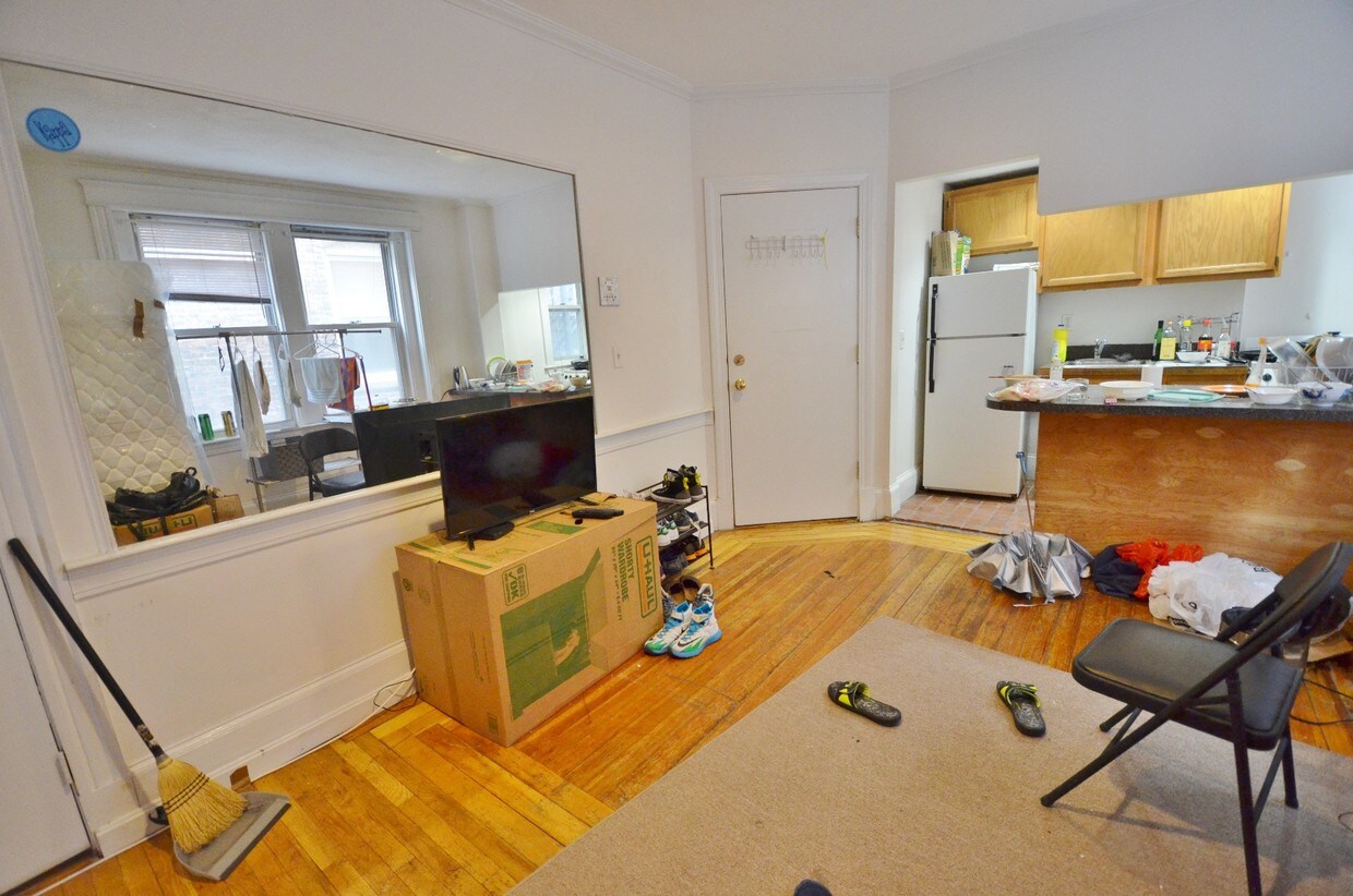 Primary Photo - 45 Symphony Rd