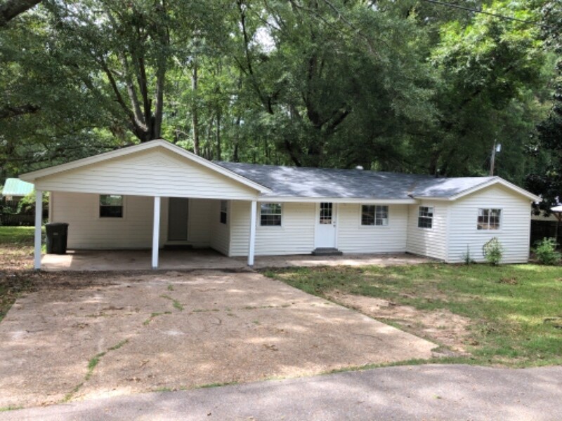 1227 Griffith St, Monticello, AR 71655 House for Rent in Monticello, AR