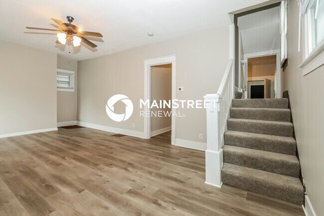 Foto del edificio - 4 Bedroom Pet-Friendly Home in Louisville, KY with Main Street Renewal