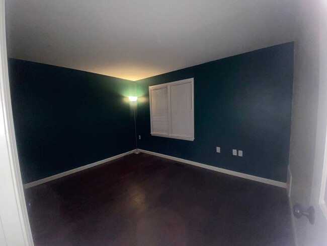 Building Photo - 103 Cooper Place - 2 Bedroom - 2.5 is a St...