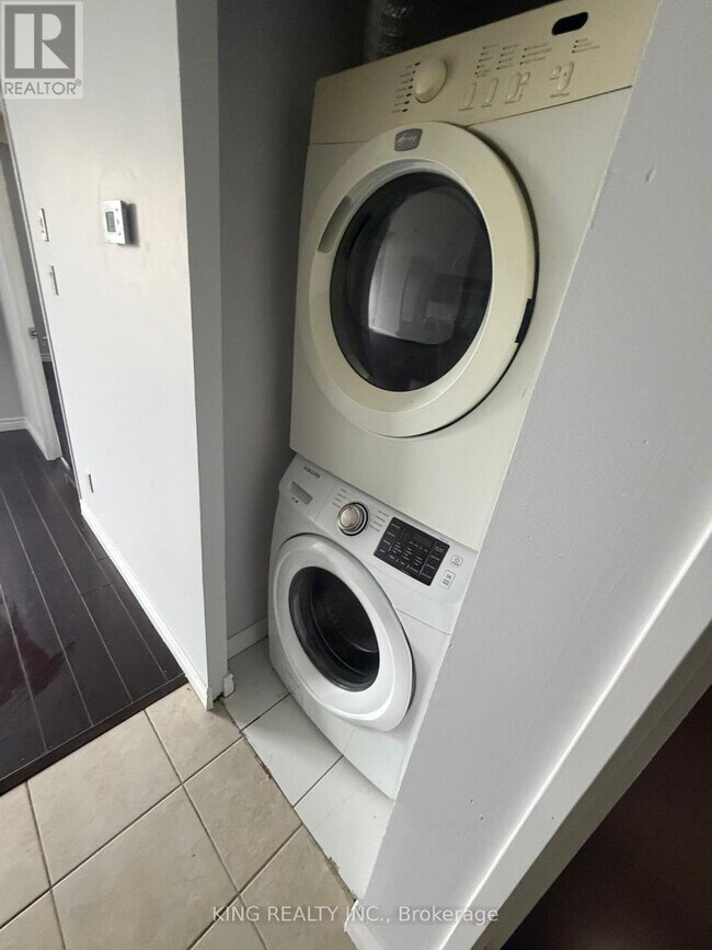 Photo du bâtiment - 7405 Goreway Dr