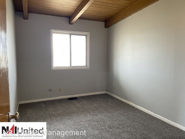 Building Photo - 3 br, 1 bath House - 2805 Niobrara