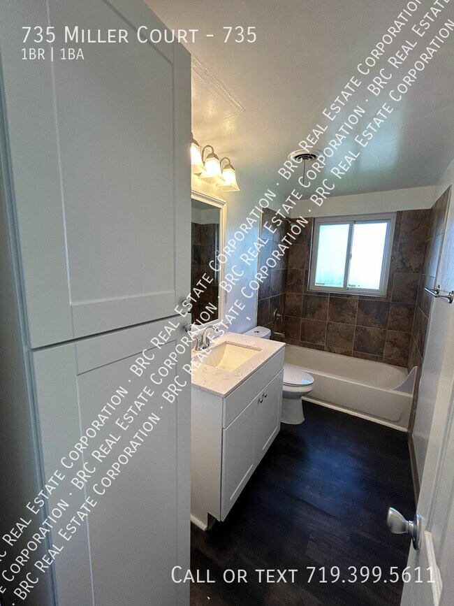 Foto del edificio - 735 Miller Ct