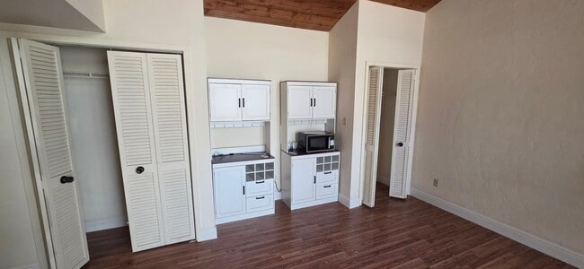 Foto del edificio - 4036 Abbey Ct