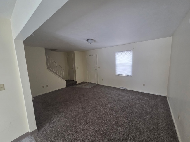 Foto del edificio - 423 Mathews Rd