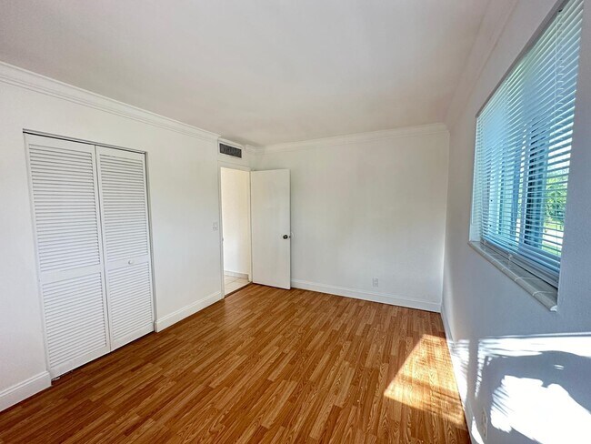 Foto del edificio - 817 Lighthouse Dr
