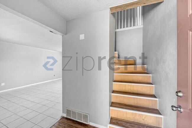Foto del edificio - 1018 Plover Ln