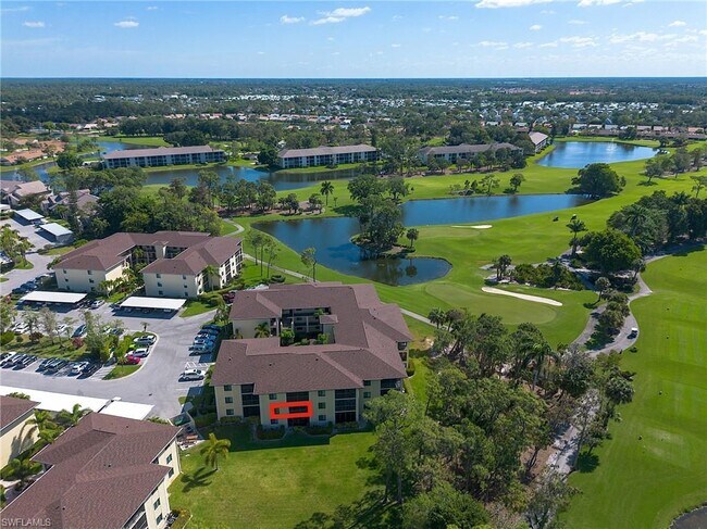 Foto del edificio - 221 Fox Glen Dr