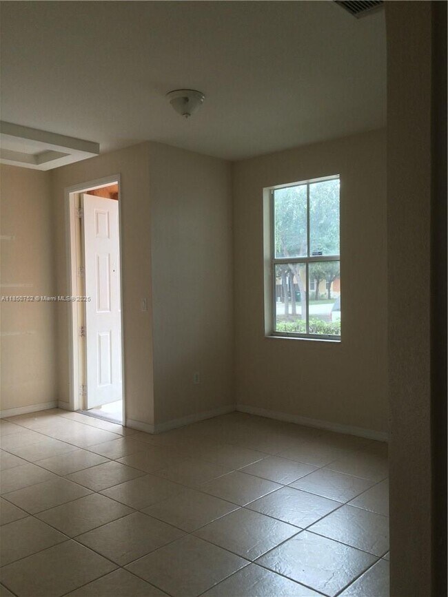 Foto del edificio - 16636 SW 79th Way