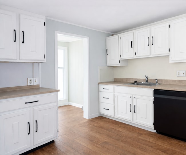 Foto del edificio - Cozy Milford Single Family – 3 Beds, Laundry, Parking!