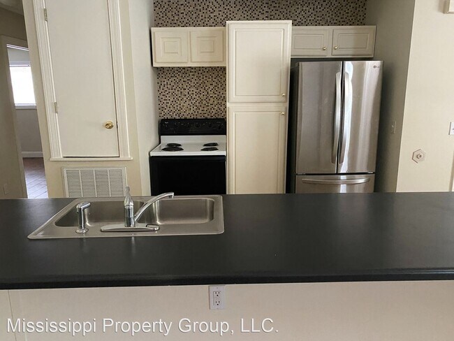 Foto del edificio - 3 br, 3 bath House - 2325 University Avenue
