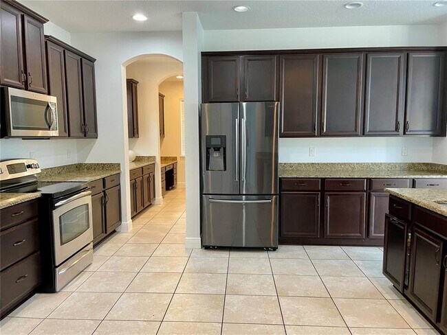 Foto del edificio - 7952 Hampton Lake Dr
