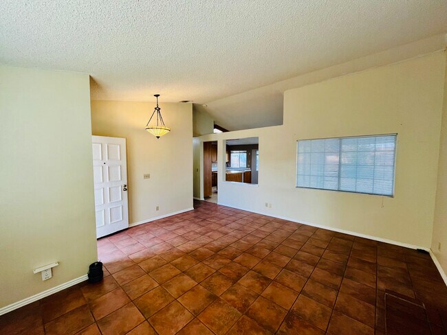 Building Photo - 5325 Adobe Dr