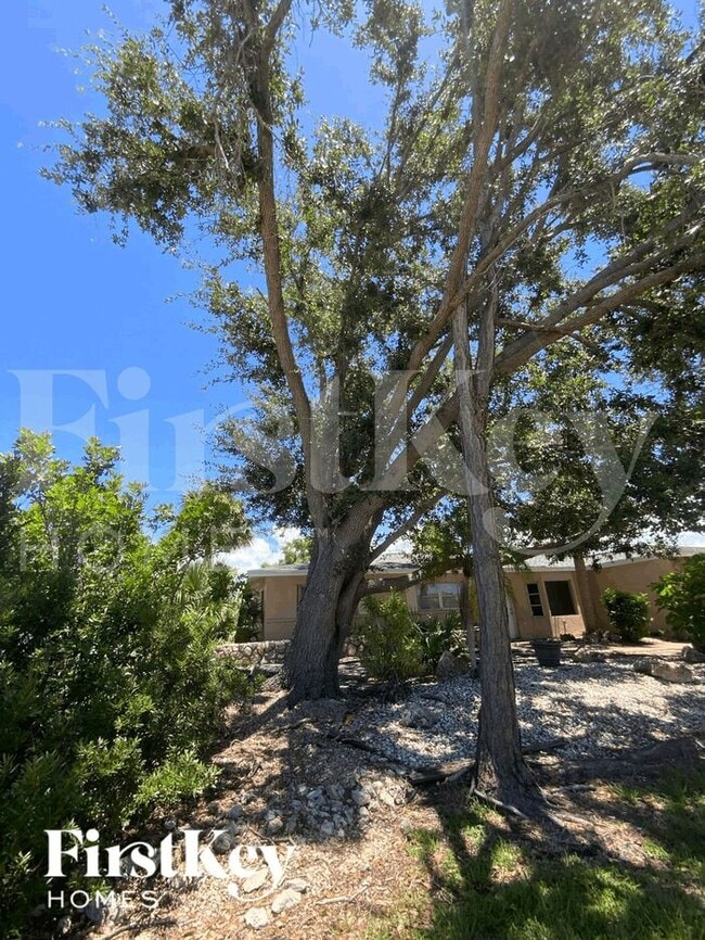 Building Photo - 78 Rotonda Cir