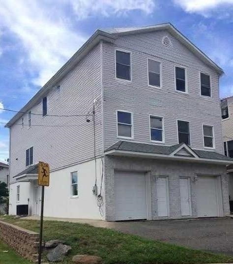 Building Photo - 1135 Farm Rd