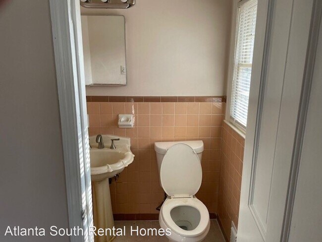 Foto del edificio - 3 br, 1.5 bath House - 1564 Westwood Way