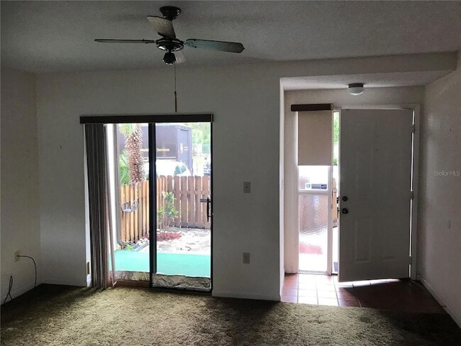 Building Photo - 2649 Surrey Ct