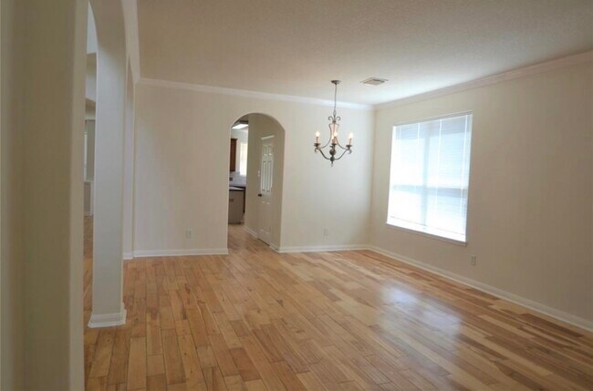 Building Photo - 2110 Banfield Ct