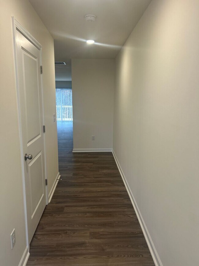 Foto del edificio - Brand new Townhome in Newton