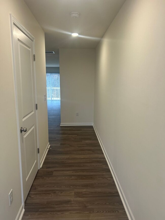 Foto del edificio - Brand New townhome in the heart of Newton!