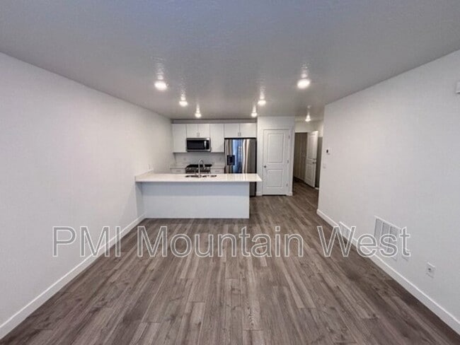 Building Photo - 3898 Bowie Dr