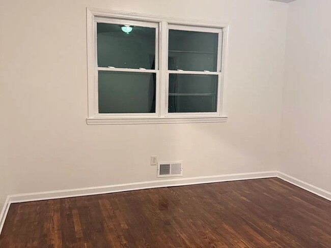 Building Photo - 331 Betsy Ave SW