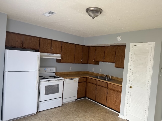 Building Photo - 77 Duiguid Dr