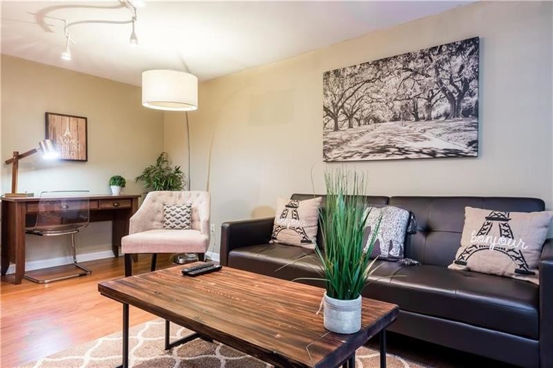 Foto principal - 889 Vedado Way NE