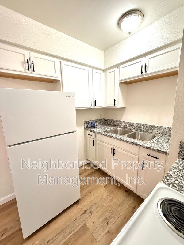 Foto del edificio - 1429 E Cambridge Ave