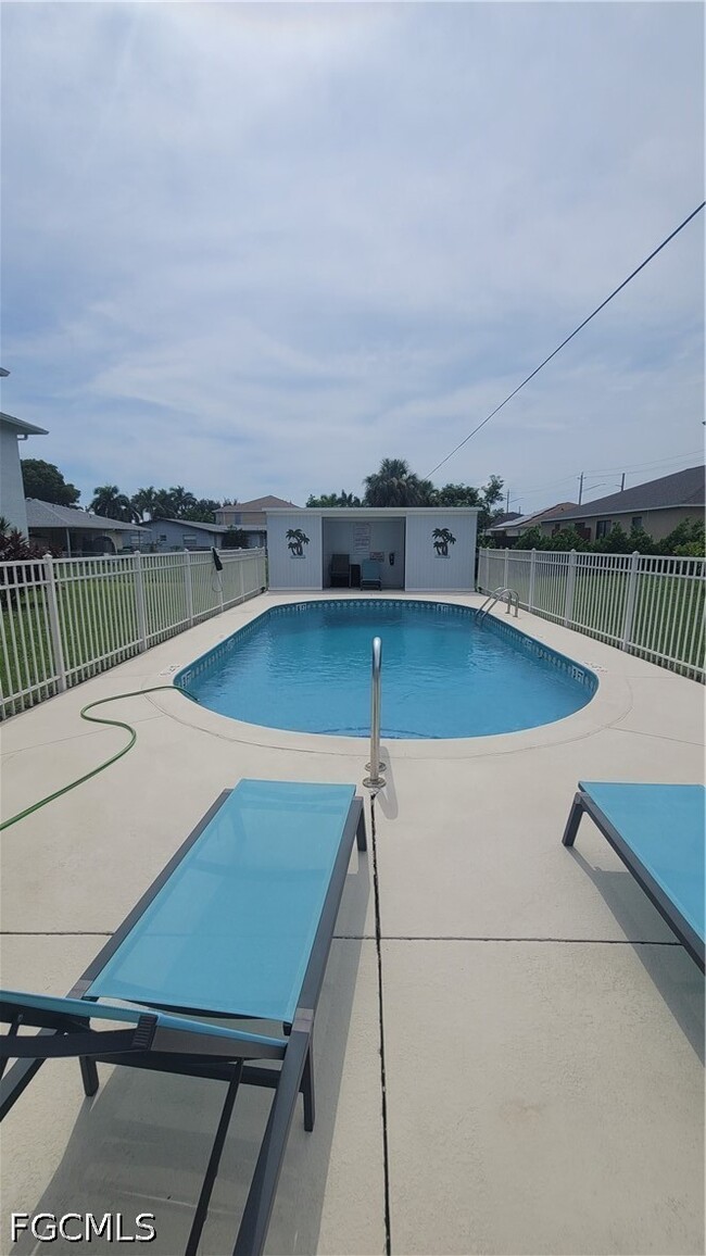 Building Photo - 1202 Cape Coral Pkwy W