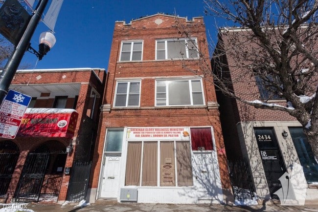 Building Photo - 2436 W Division St