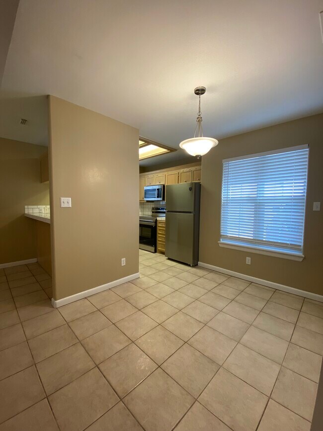 Foto del edificio - 1209 Swallow Ave