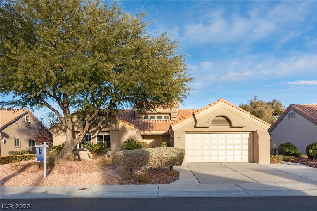 Foto principal - 2520 Desert Sands Dr