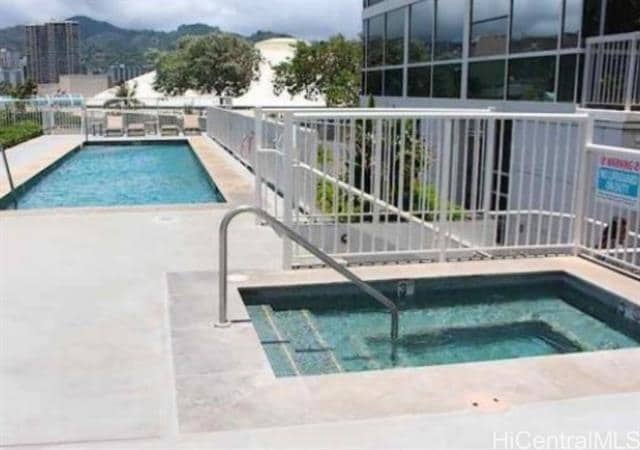 Building Photo - 909 Kapiolani Blvd