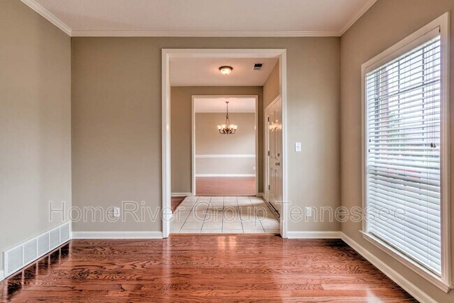 Building Photo - 10279 Woodland Hills Dr